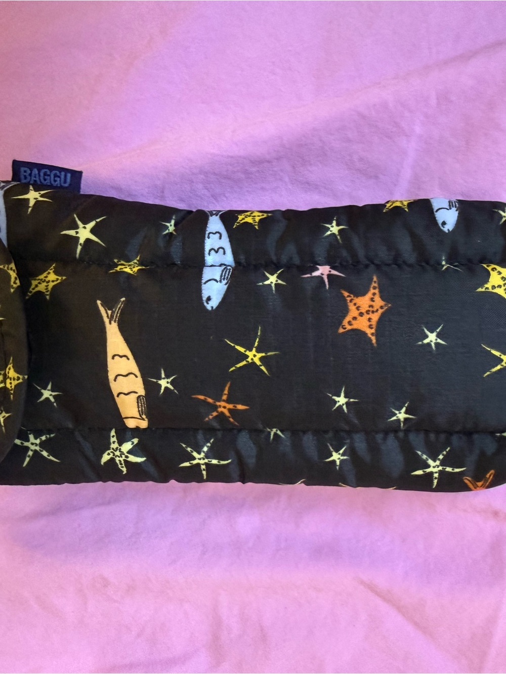 BAGGU Black Padded Case with Yellow Starfish & Multicolor Fish - Picture 2 of 6
